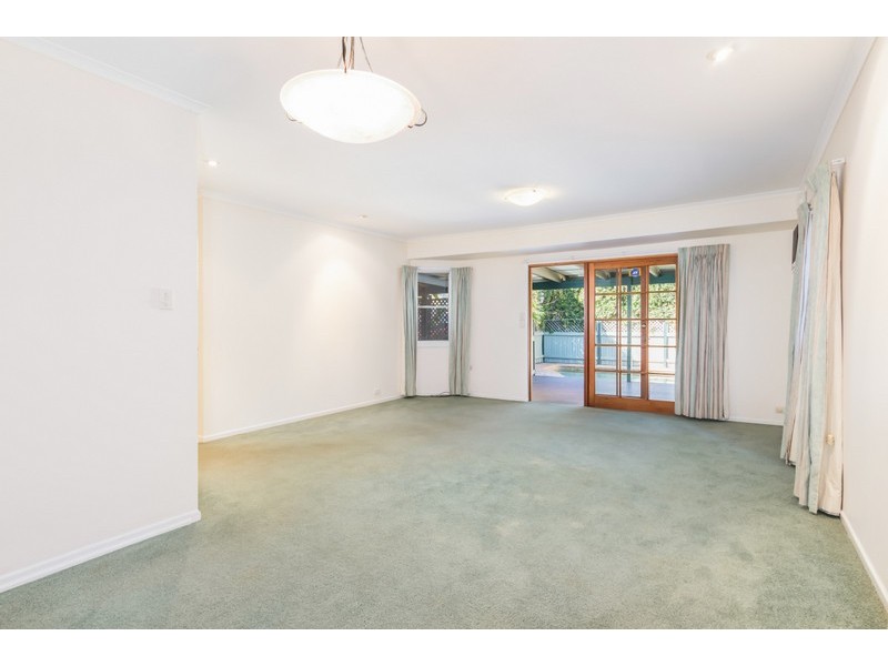 9 Fawkner Street, Chapel Hill QLD 4069