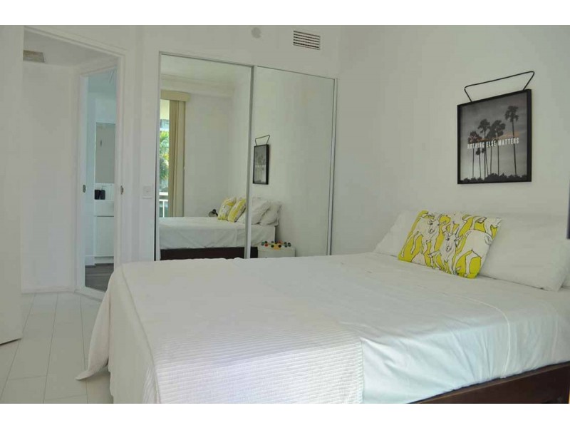 306/52 Pacific Street, Main Beach QLD 4217