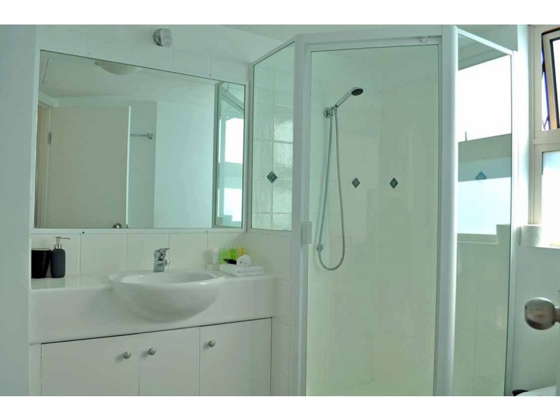 306/52 Pacific Street, Main Beach QLD 4217