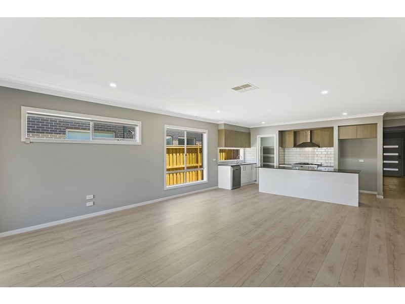 24 Boeing Street, Mount Duneed VIC 3216
