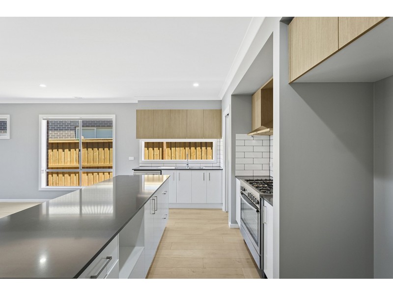 24 Boeing Street, Mount Duneed VIC 3216