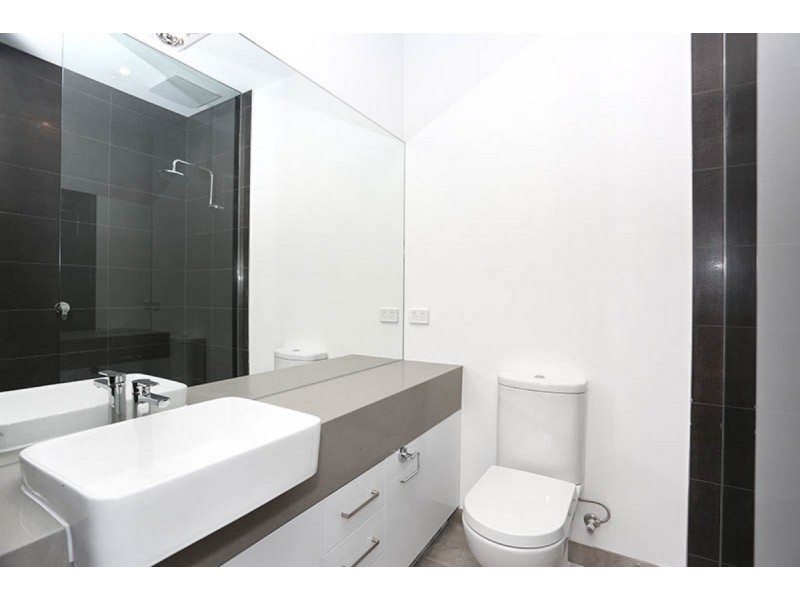 2/7 Ellesmere Parade, Rosanna VIC 3084