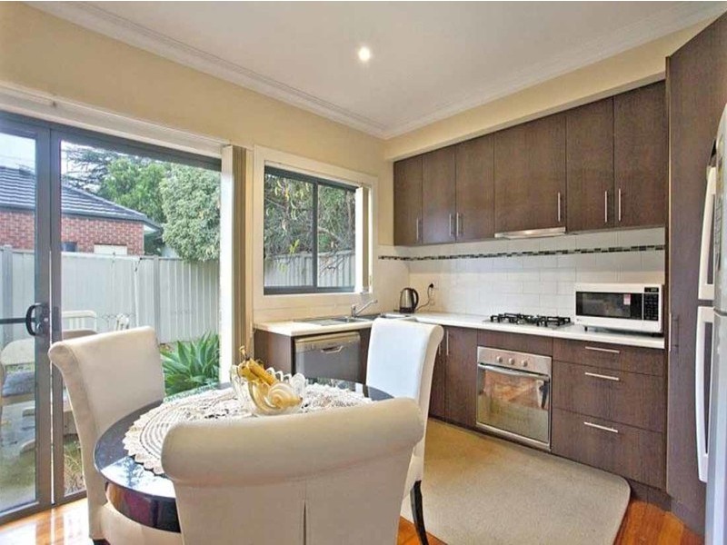 2/53 Riverside Avenue, Avondale Heights VIC 3034