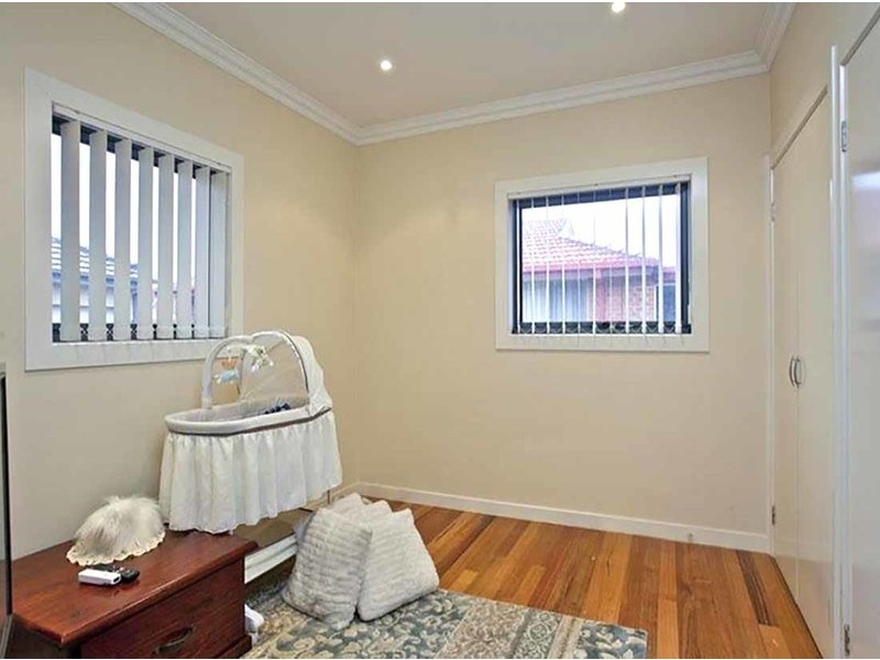 2/53 Riverside Avenue, Avondale Heights VIC 3034