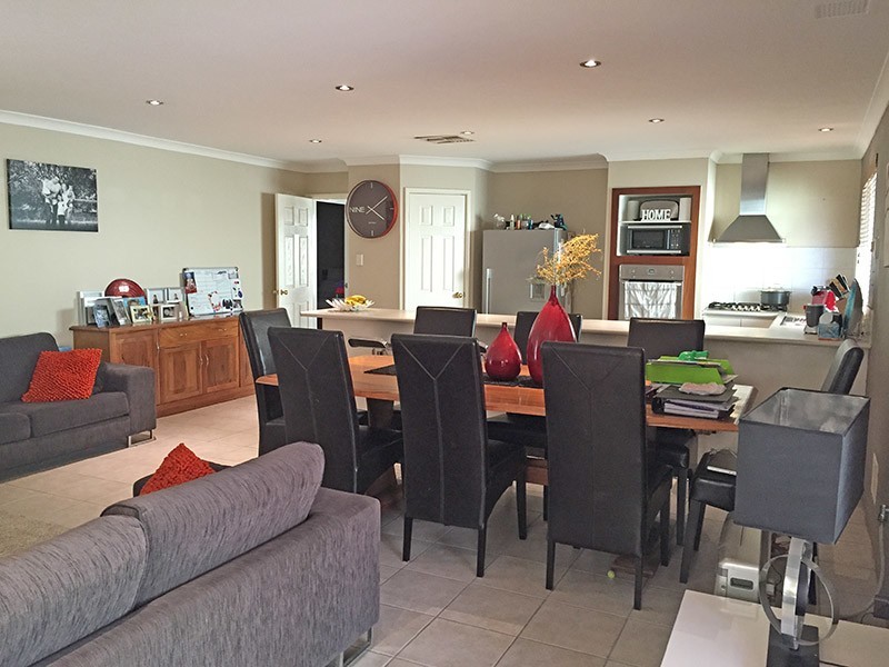 31 Coleman Crescent, Melville WA 6156