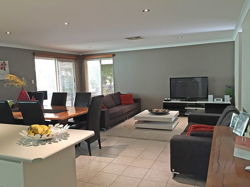 31 Coleman Crescent, Melville WA 6156