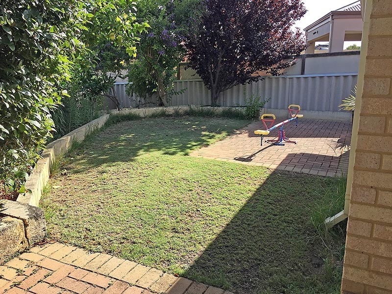 31 Coleman Crescent, Melville WA 6156