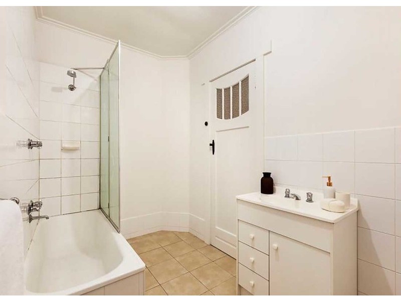2 Clendon Street, Armadale VIC 3143