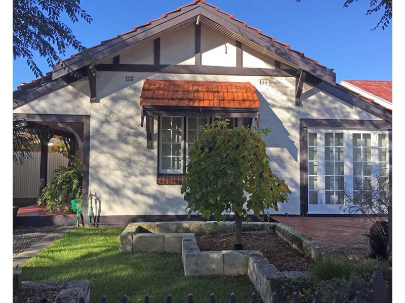 8 William Street, Shenton Park WA 6008