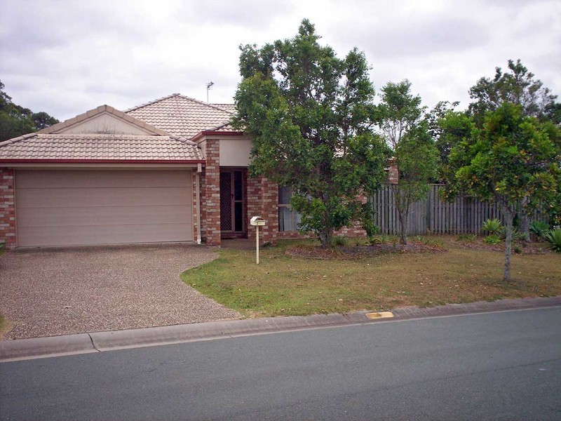 2/9 Old Kent Road, Upper Coomera QLD 4209