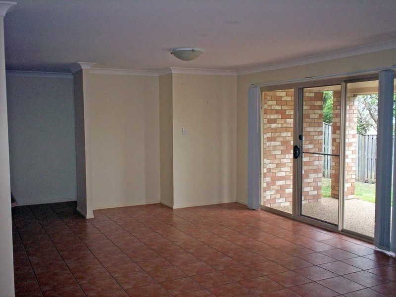 2/9 Old Kent Road, Upper Coomera QLD 4209