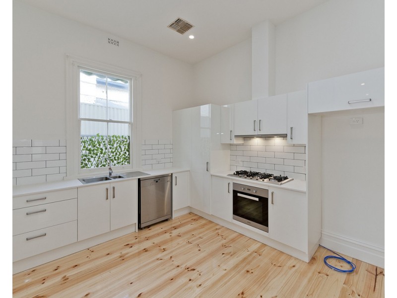 558 Seaview Road, Grange SA 5022