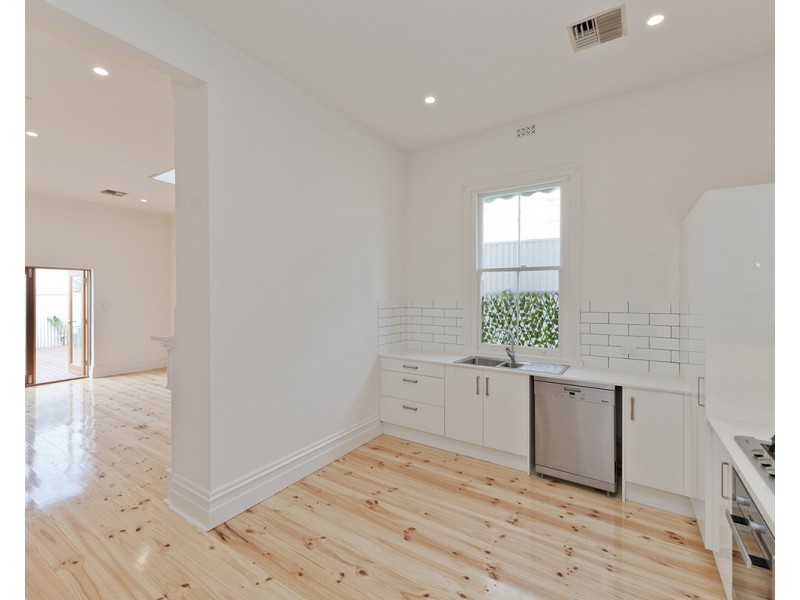 558 Seaview Road, Grange SA 5022