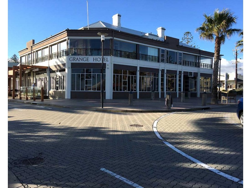 558 Seaview Road, Grange SA 5022