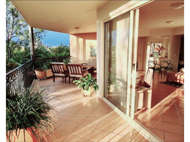 3/4 Pike Avenue, Taringa QLD 4068