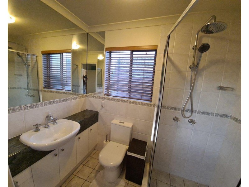 3/4 Pike Avenue, Taringa QLD 4068