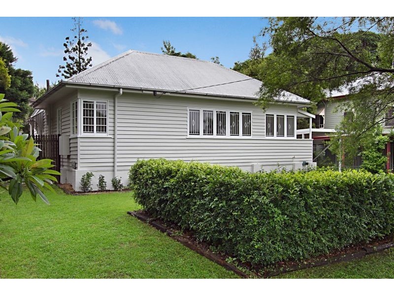 11 Camelot Street, Tennyson QLD 4105
