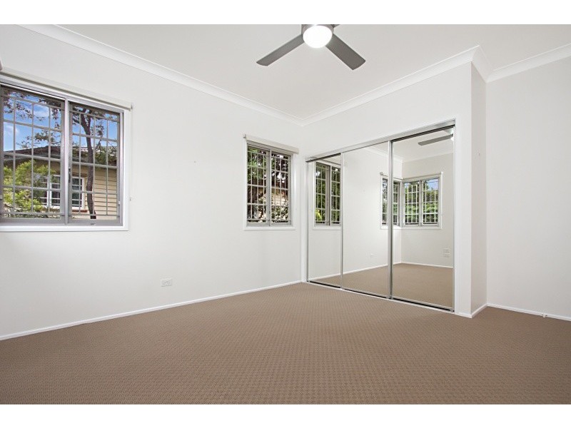 11 Camelot Street, Tennyson QLD 4105