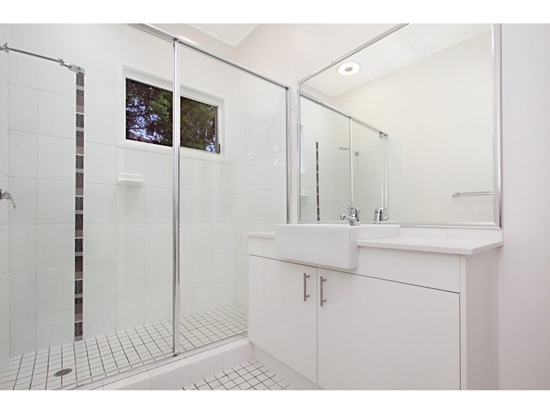 11 Camelot Street, Tennyson QLD 4105