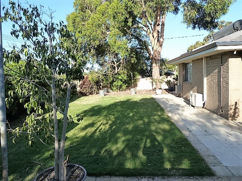 21 Allinga Cresent, Craigie WA 6025