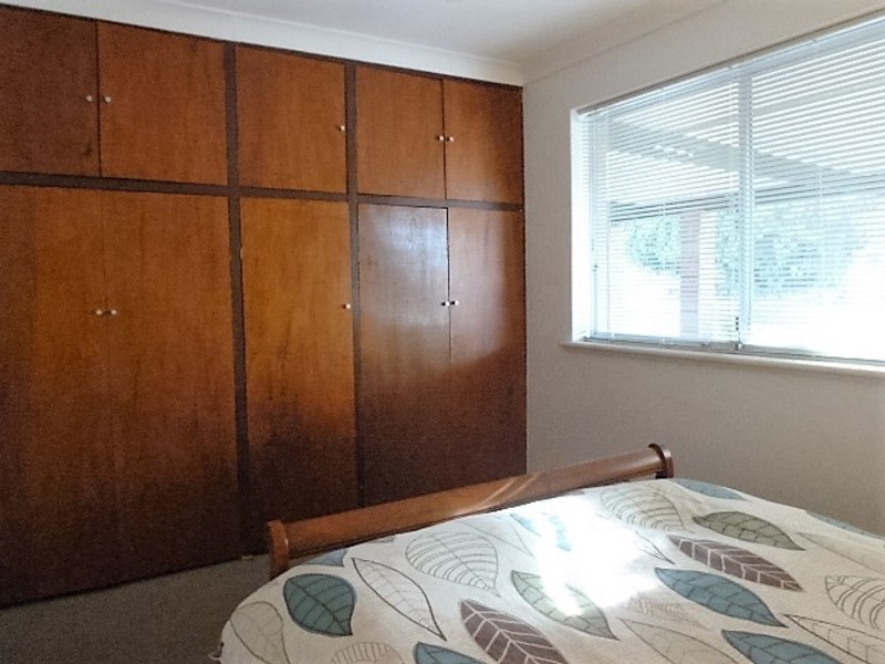 21 Allinga Crescent, Craigie WA 6025