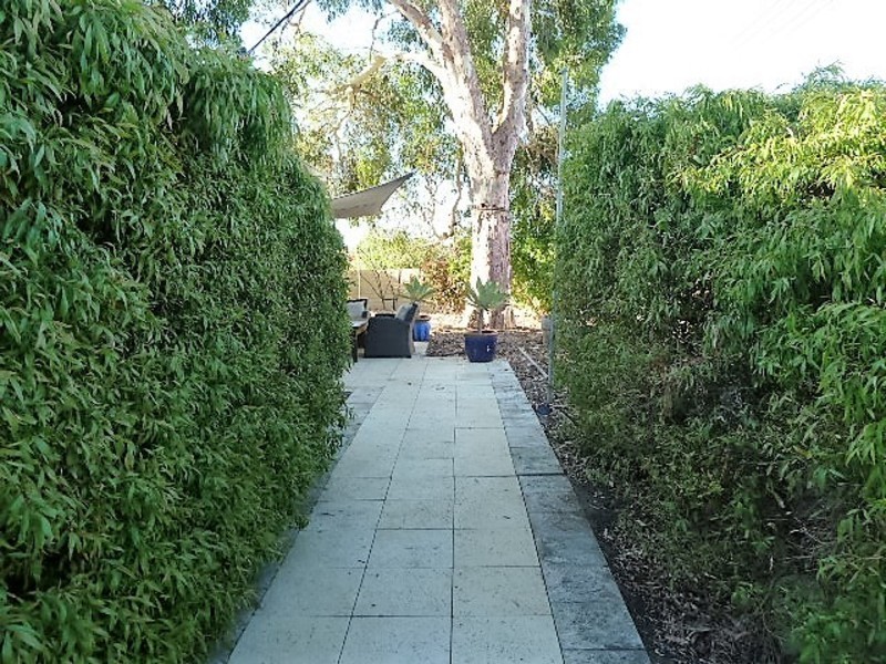 21 Allinga Crescent, Craigie WA 6025