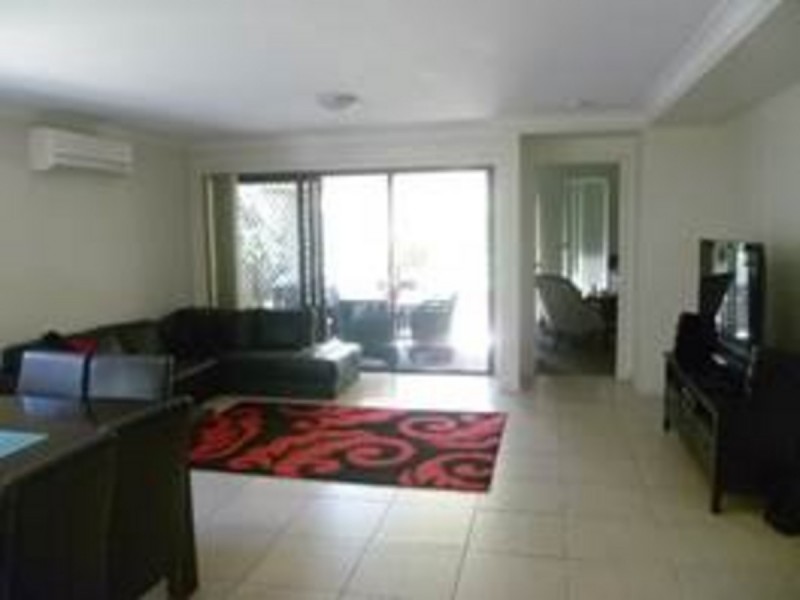 21 Worchester Crescent, Wakerley QLD 4154