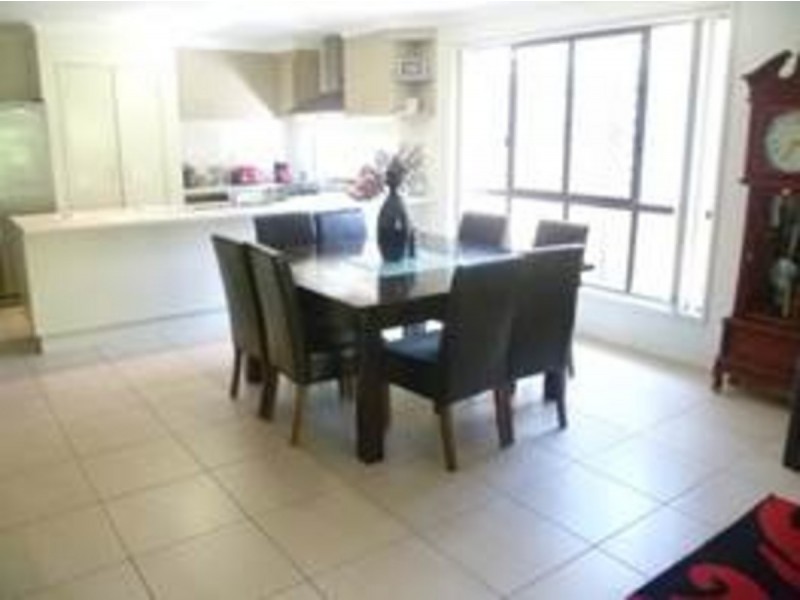 21 Worchester Crescent, Wakerley QLD 4154