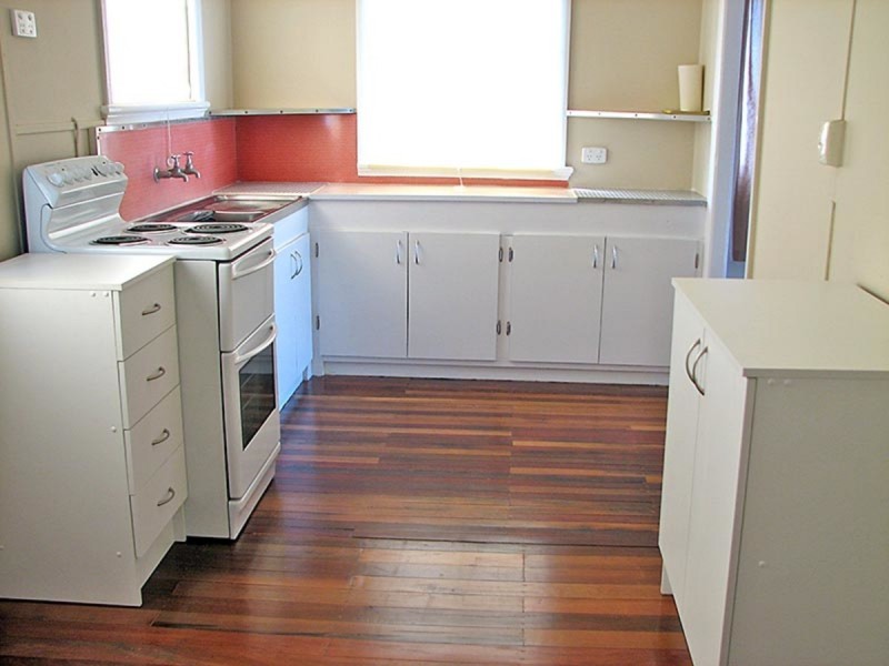 5 Birdwood Road, Holland Park West QLD 4121