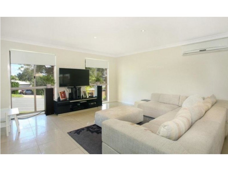 4 Harvil Street, Molendinar QLD 4214