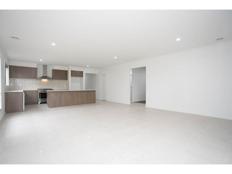 13 Lando Street, Plumpton VIC 3335