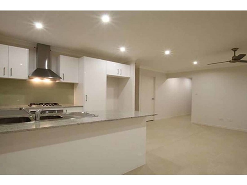4/11 Acemia Drive, Morayfield QLD 4506