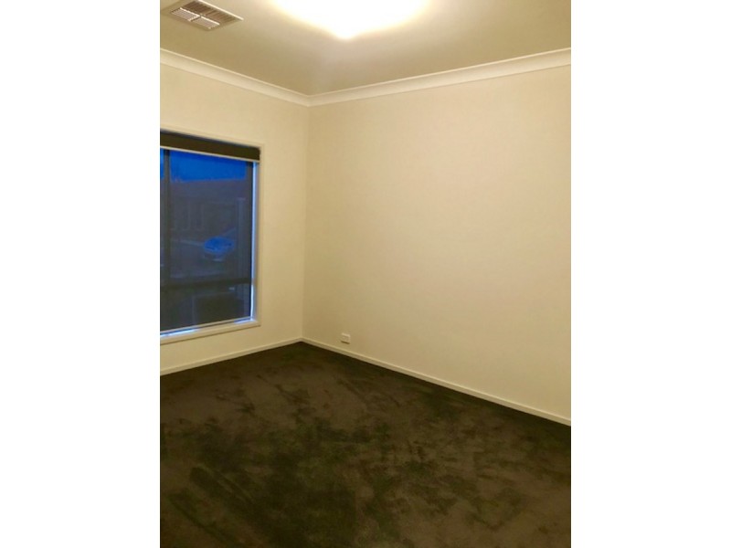 16 Hindmarsh Street, Seaford Heights SA 5169