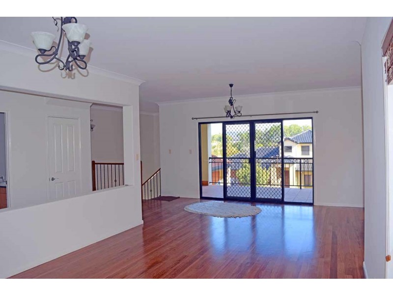 1/18 Mulgrave Crescent, Varsity Lakes QLD 4227