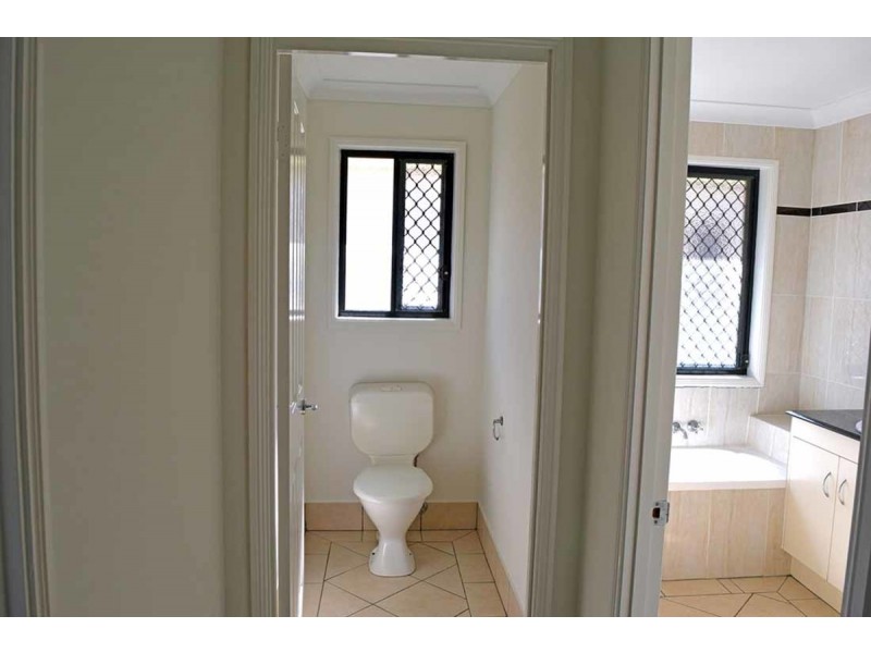 1/18 Mulgrave Crescent, Varsity Lakes QLD 4227