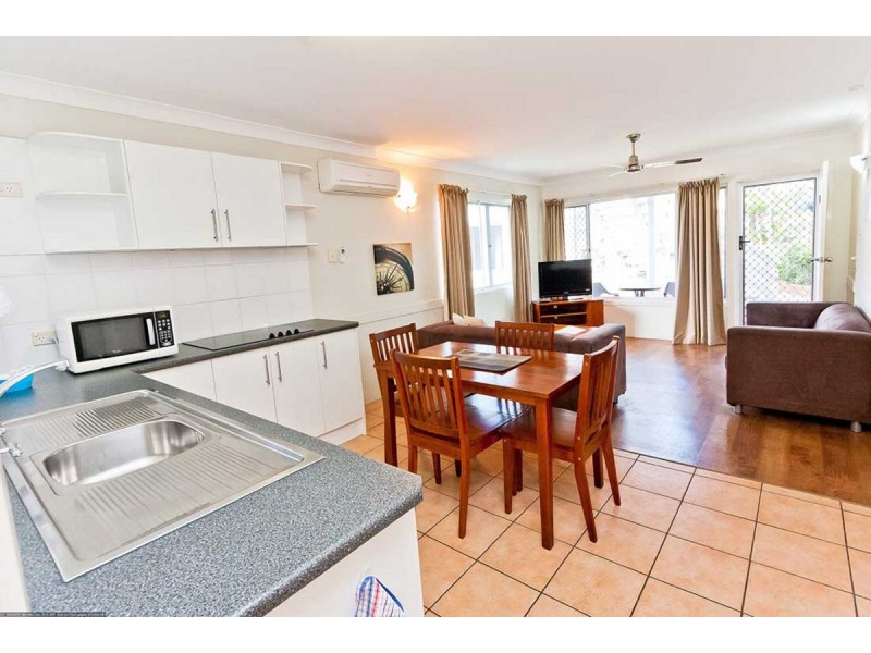 7/477 Esplanade, Torquay QLD 4655