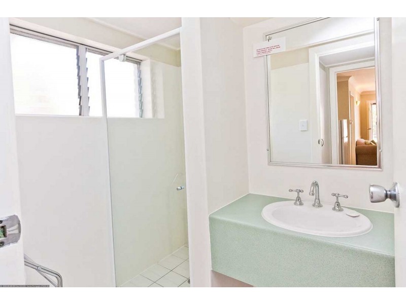7/477 Esplanade, Torquay QLD 4655