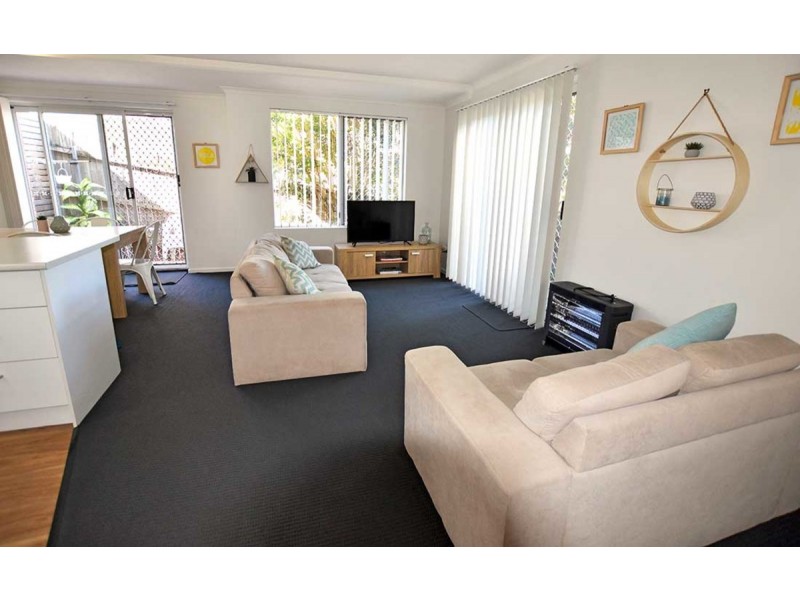 1/4 Kalinda Avenue, Mooloolaba QLD 4557