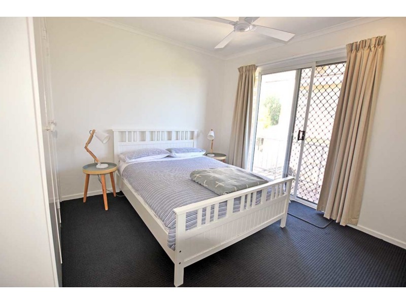 1/4 Kalinda Avenue, Mooloolaba QLD 4557