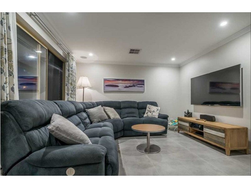 8 Loftia View, Clarkson WA 6030