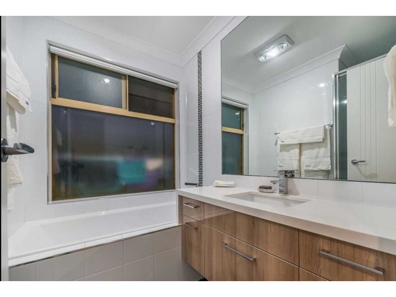 8 Loftia View, Clarkson WA 6030