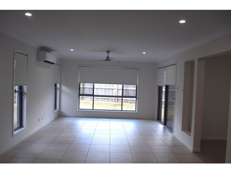 60 Dixon Drive, Pimpama QLD 4209
