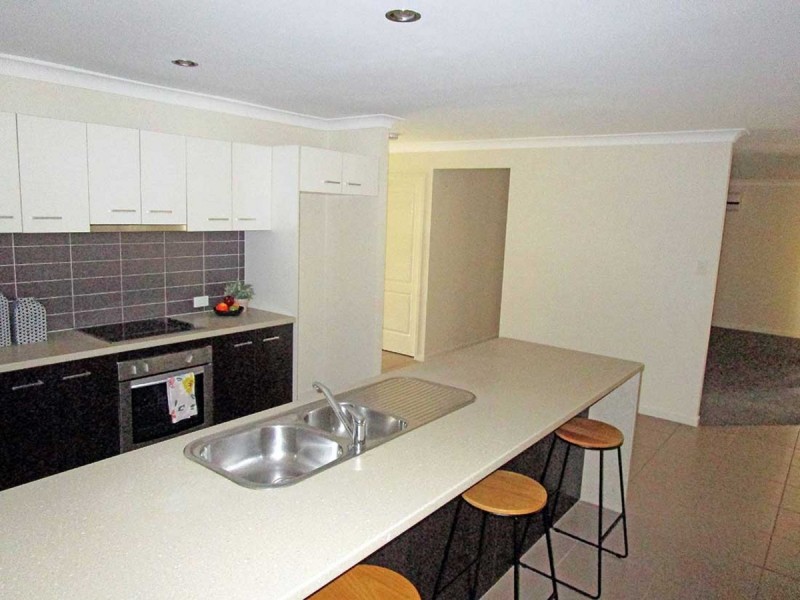 5 Robinia Court, Morayfield QLD 4506