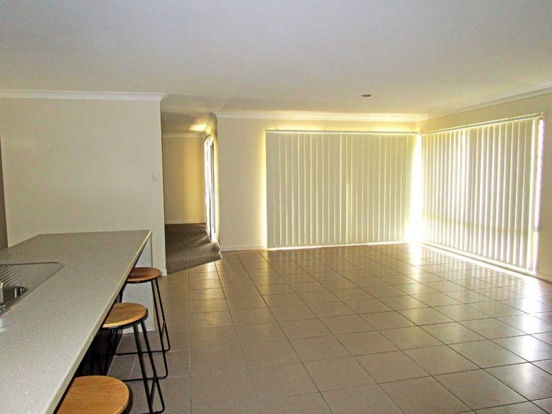 5 Robinia Court, Morayfield QLD 4506