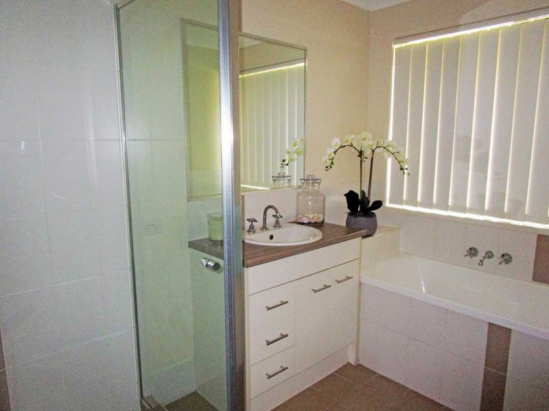 5 Robinia Court, Morayfield QLD 4506