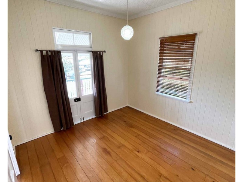 345 Oxley Road, Graceville QLD 4075