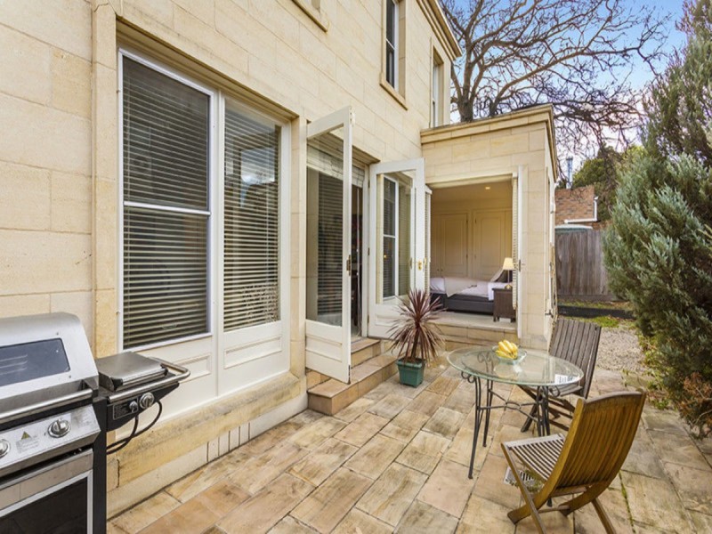 2/2 Clifton Grove, Hawthorn East VIC 3123