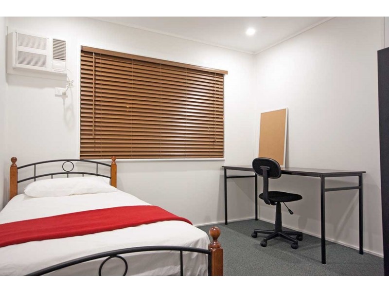 677 Ross River Road, Kirwan QLD 4817