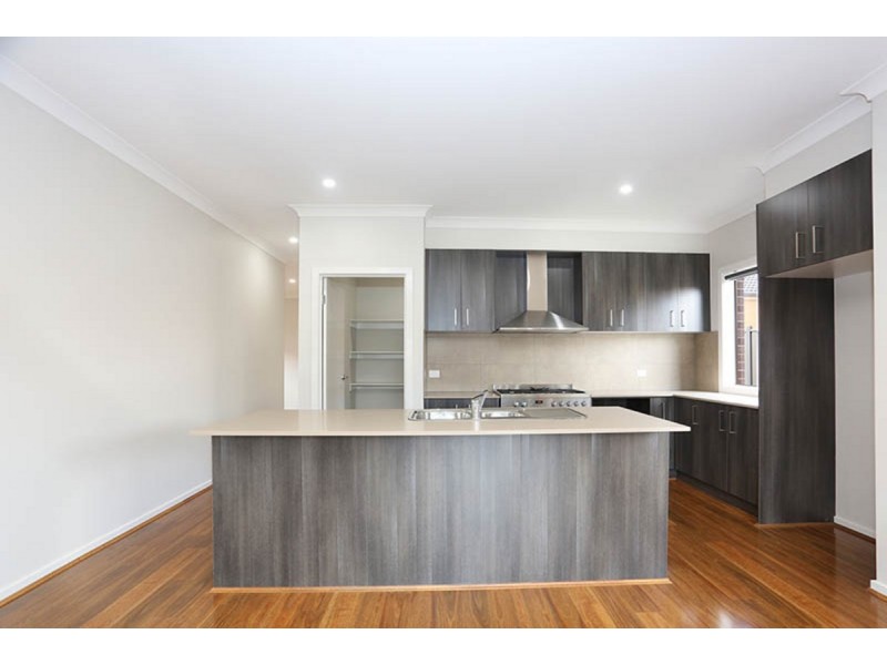 16 Opal Street, Melton South VIC 3338