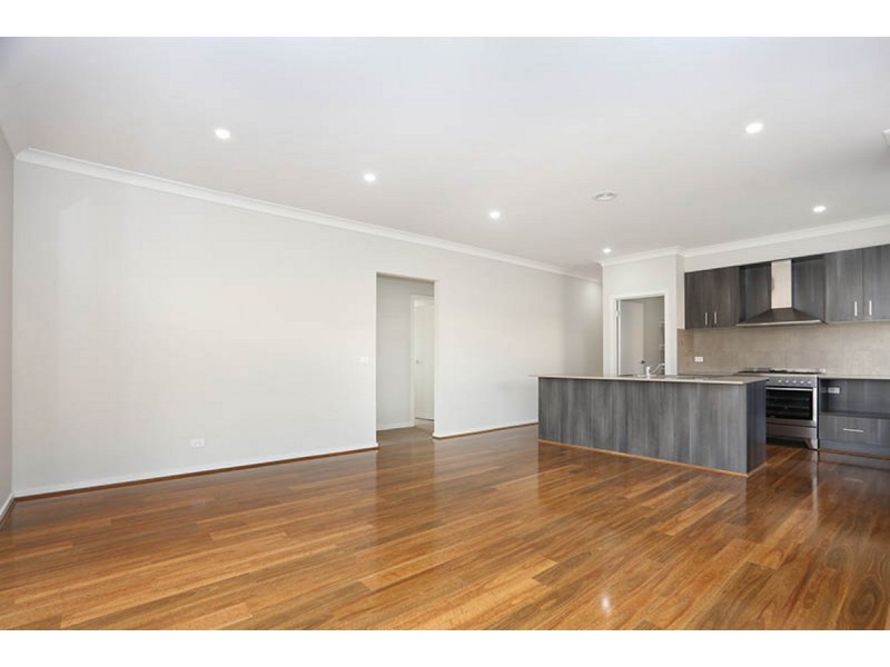 16 Opal Street, Melton South VIC 3338